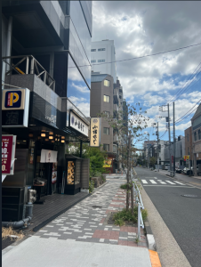 オフィス近隣の道